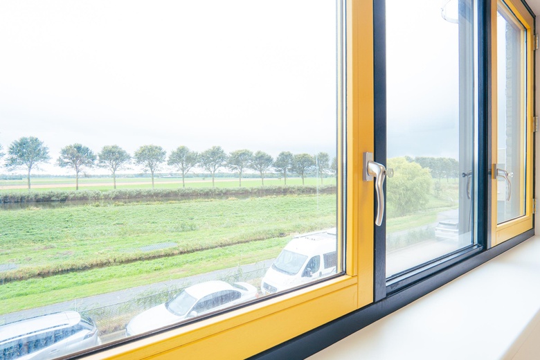 BedrijfsruimteaanAmbachtsweg 11 n<br/> inOosthuizen