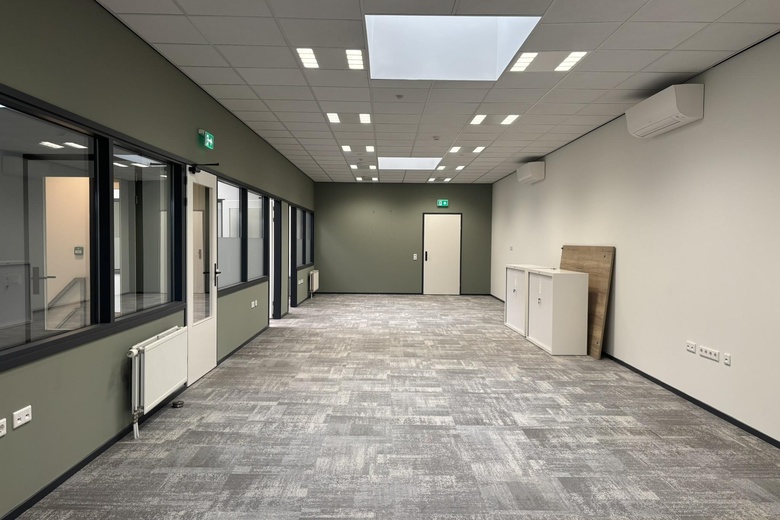 BedrijfsruimteaanElandstraat 104<br/> inCapelle aan den IJssel