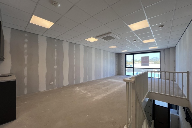 BedrijfsruimteaanHoutkopersstraat 6 D<br/> inZwijndrecht BedrijfsruimteaanHoutkopersstraat 6 D<br/> inZwijndrecht
