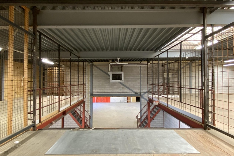 BedrijfsruimteaanRietdekkerstraat 5<br/> inRidderkerk BedrijfsruimteaanRietdekkerstraat 5<br/> inRidderkerk