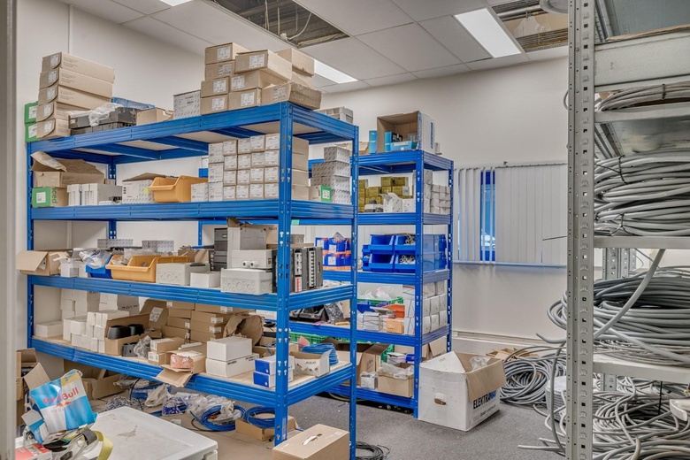 BedrijfsruimteaanGroethofstraat 18<br/> inVenlo BedrijfsruimteaanGroethofstraat 18<br/> inVenlo