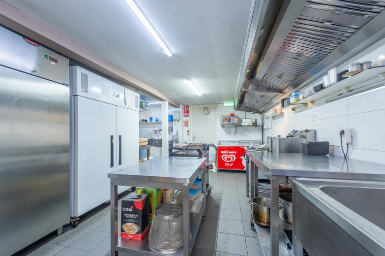 WinkelruimteaanE.du Perronstraat 34<br/> inWeesp