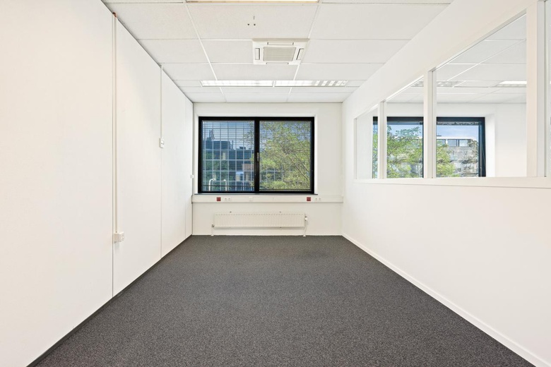 KantoorruimteaanStationsplein 4<br/> inZwijndrecht KantoorruimteaanStationsplein 4<br/> inZwijndrecht
