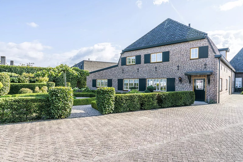 Bekijk foto 1 in  aan de  in 