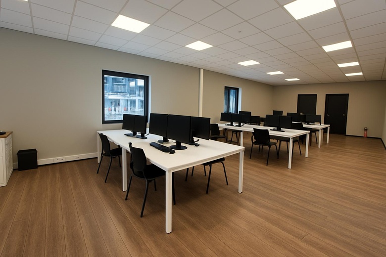 BedrijfsruimteaanRietveldenweg 55 B<br/> inDen Bosch BedrijfsruimteaanRietveldenweg 55 B<br/> inDen Bosch