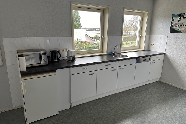BedrijfsruimteaanHermansstraat 17<br/> inHoeven BedrijfsruimteaanHermansstraat 17<br/> inHoeven