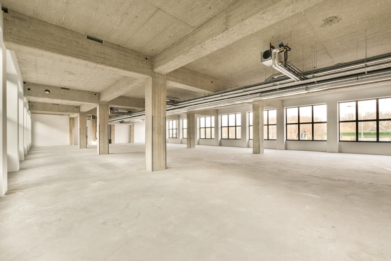 BedrijfsruimteaanHaarlemmerstraatweg 13<br/> inHalfweg