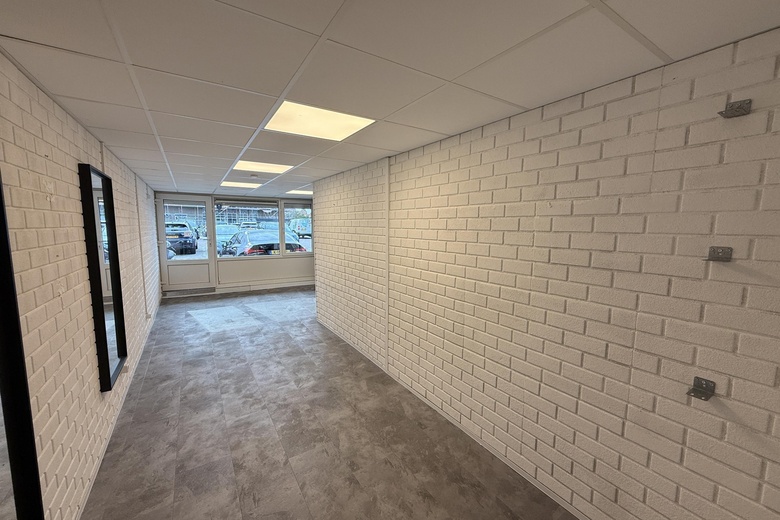 WinkelruimteaanMiddenbaan 43<br/> inBarendrecht