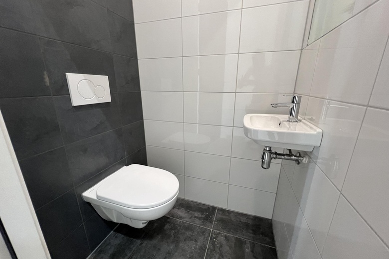 BedrijfsruimteaanEdisonstraat 20 E<br/> inNumansdorp BedrijfsruimteaanEdisonstraat 20 E<br/> inNumansdorp