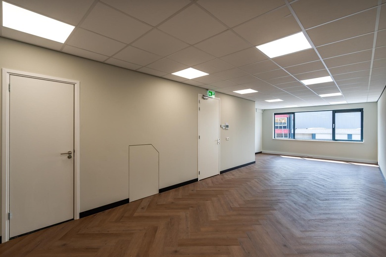 BedrijfsruimteaanEemmeerlaan 2 L<br/> inWeesp