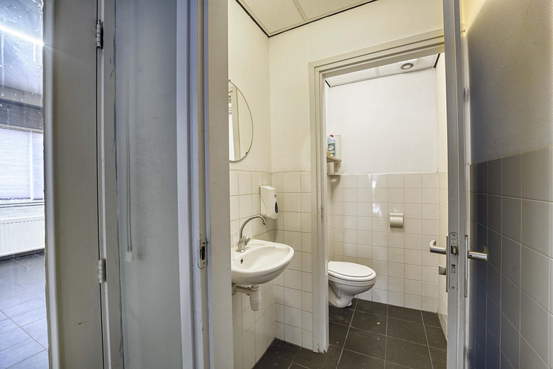 BedrijfsruimteaanAdmiraal Banckertweg 22 - 24<br/> inLeiden BedrijfsruimteaanAdmiraal Banckertweg 22 - 24<br/> inLeiden