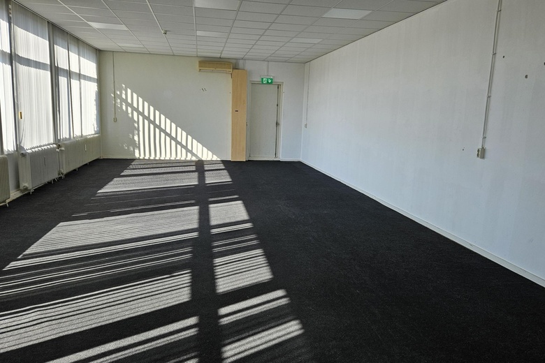 BedrijfsruimteaanJules Verneweg 15<br/> inEmmen