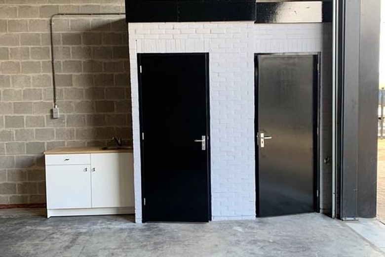BedrijfsruimteaanParallelweg-Oost 82<br/> inVlijmen BedrijfsruimteaanParallelweg-Oost 82<br/> inVlijmen