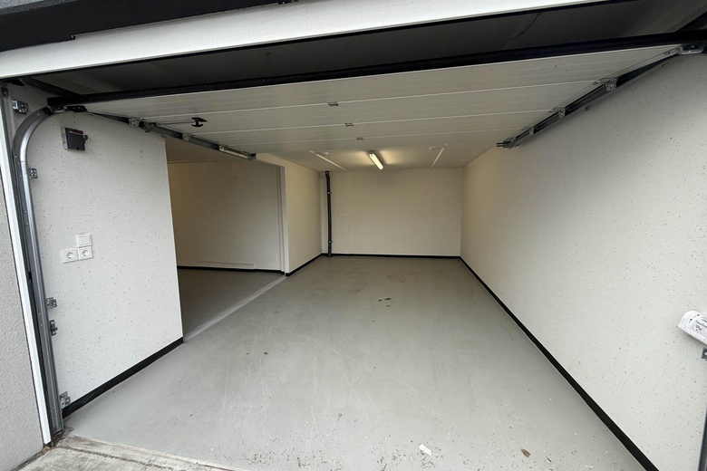 BedrijfsruimteaanProf. Zeemanweg 6 83<br/> inWaalwijk