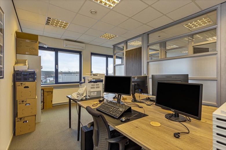 KantoorruimteaanCelsiusweg 18 e<br/> inElst KantoorruimteaanCelsiusweg 18 e<br/> inElst