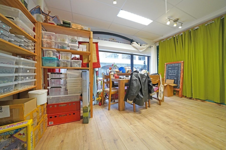 WinkelruimteaanZadelmakerstraat 8<br/> inAlmere WinkelruimteaanZadelmakerstraat 8<br/> inAlmere