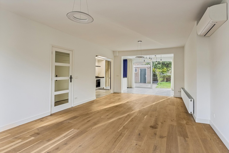 Bedrijfsruimteaanvan Renesseweg 19<br/> inEindhoven Bedrijfsruimteaanvan Renesseweg 19<br/> inEindhoven