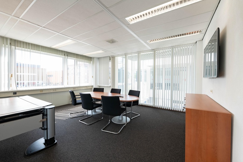 KantoorruimteaanCurieweg 7<br/> inSpijkenisse KantoorruimteaanCurieweg 7<br/> inSpijkenisse