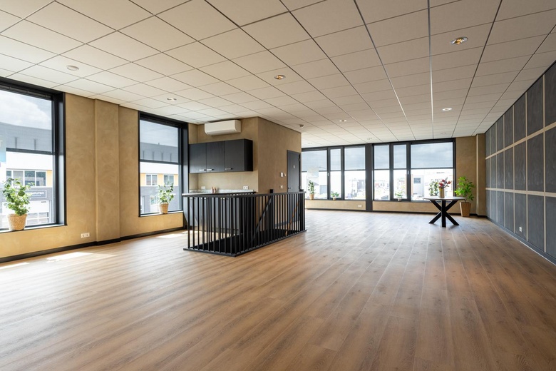 KantoorruimteaanHulsenboschstraat 21 L<br/> inWerkendam KantoorruimteaanHulsenboschstraat 21 L<br/> inWerkendam