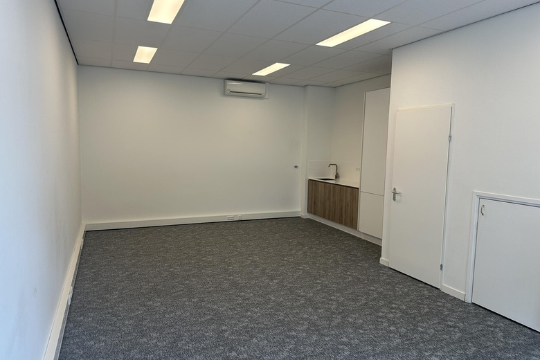 KantoorruimteaanA. van Leeuwenhoekweg 38 A 6<br/> inAlphen aan den Rijn