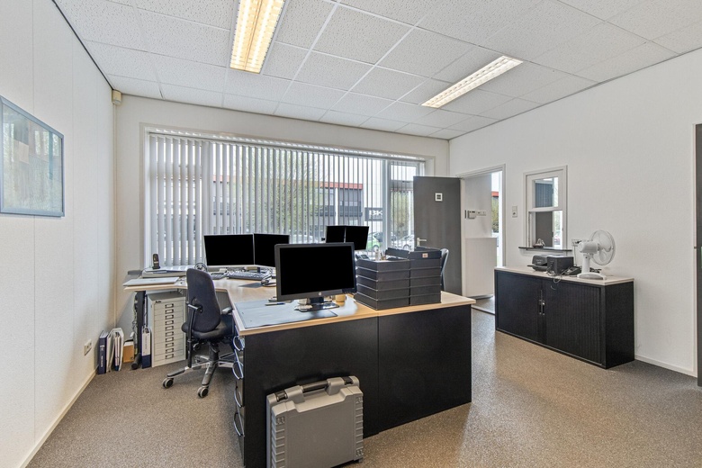 BedrijfsruimteaanZanddonkweg 6<br/> inWaalwijk BedrijfsruimteaanZanddonkweg 6<br/> inWaalwijk