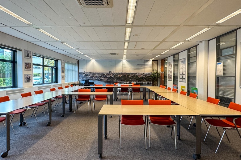 KantoorruimteaanLeeuwenveldseweg 18 a<br/> inWeesp