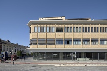 Bekijk foto 3 van Stationsstraat 1