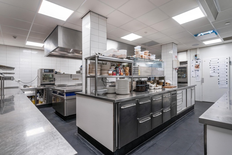 HorecaaanStationsplein | Stationsstraat - Antje 0 ong<br/> inWeert