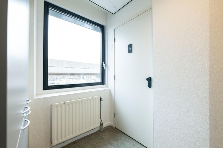 KantoorruimteaanThorbeckelaan 82 C<br/> inSpijkenisse KantoorruimteaanThorbeckelaan 82 C<br/> inSpijkenisse