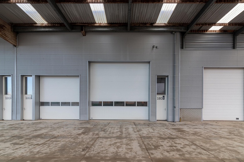 Bekijk foto 1 van Van IJsendijkstraat 180 K