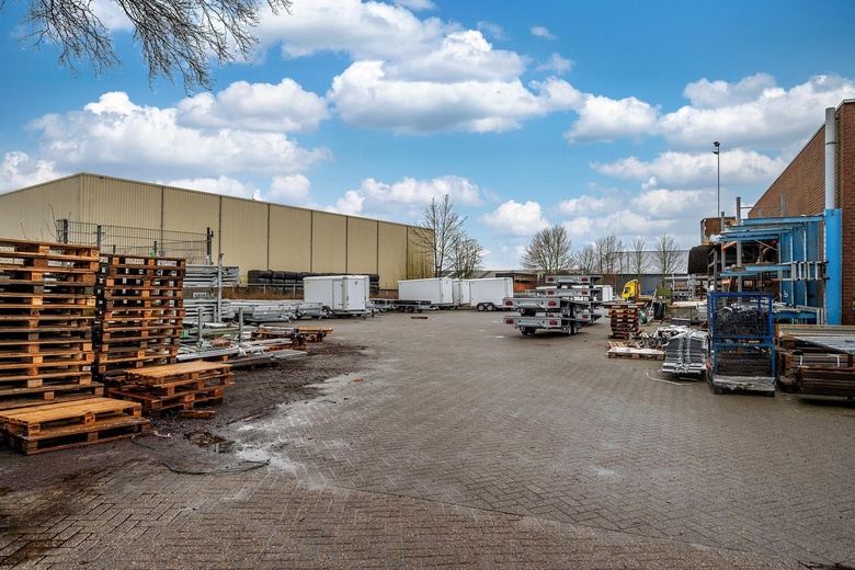 BedrijfsruimteaanOploseweg 10<br/> inOverloon BedrijfsruimteaanOploseweg 10<br/> inOverloon