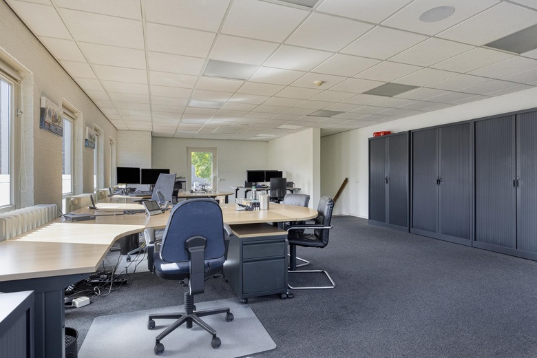 Kantoorruimteaan't Dorp 103<br/> inHeesch Kantoorruimteaan't Dorp 103<br/> inHeesch