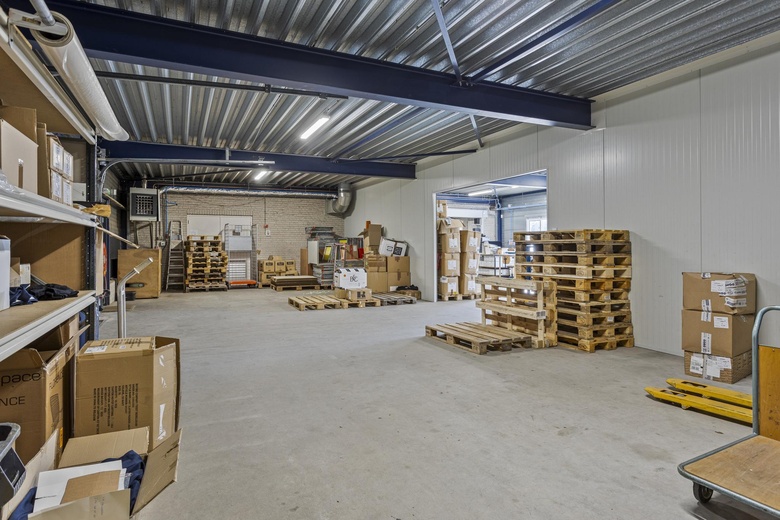 BedrijfsruimteaanEerste Zeine 86 a<br/> inWaalwijk BedrijfsruimteaanEerste Zeine 86 a<br/> inWaalwijk