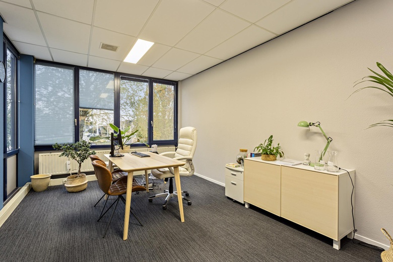 KantoorruimteaanWethouder den Oudenstraat 4<br/> inHelmond KantoorruimteaanWethouder den Oudenstraat 4<br/> inHelmond