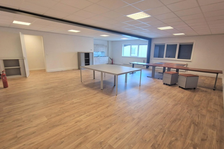 BedrijfsruimteaanEenspan 19 M<br/> inZeewolde BedrijfsruimteaanEenspan 19 M<br/> inZeewolde