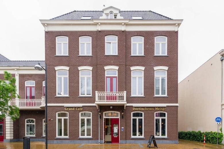 Bekijk foto 1 van Burgemeester van Nispenstraat 1 08