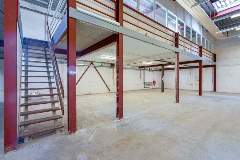 BedrijfsruimteaanPlatinastraat 79<br/> inZoetermeer