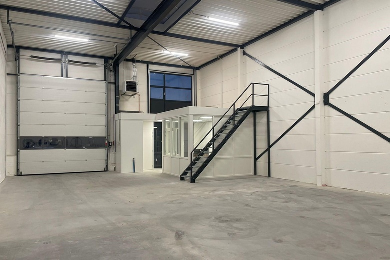 BedrijfsruimteaanRomeinenweg 44<br/> inOss BedrijfsruimteaanRomeinenweg 44<br/> inOss