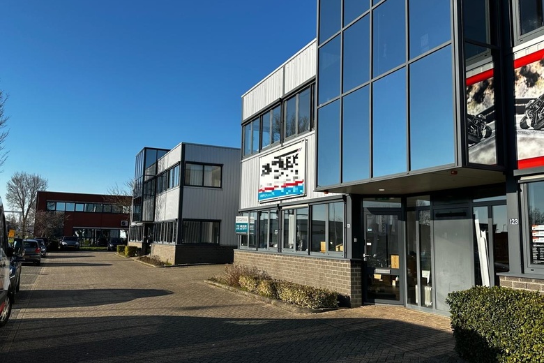 BedrijfsruimteaanPlatinastraat 125<br/> inZoetermeer BedrijfsruimteaanPlatinastraat 125<br/> inZoetermeer
