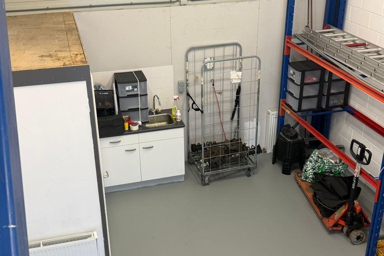 BedrijfsruimteaanC. Verolmelaan 221<br/> inUithoorn