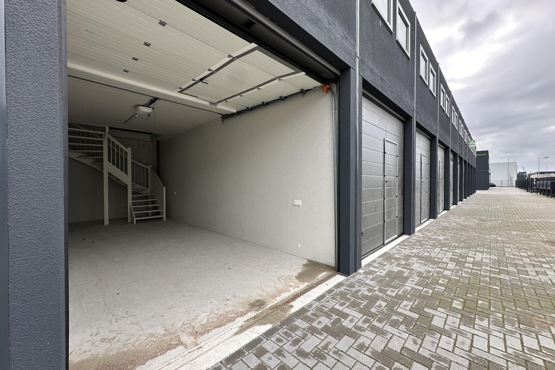 BedrijfsruimteaanTitaniumweg 182<br/> inAlphen aan den Rijn BedrijfsruimteaanTitaniumweg 182<br/> inAlphen aan den Rijn