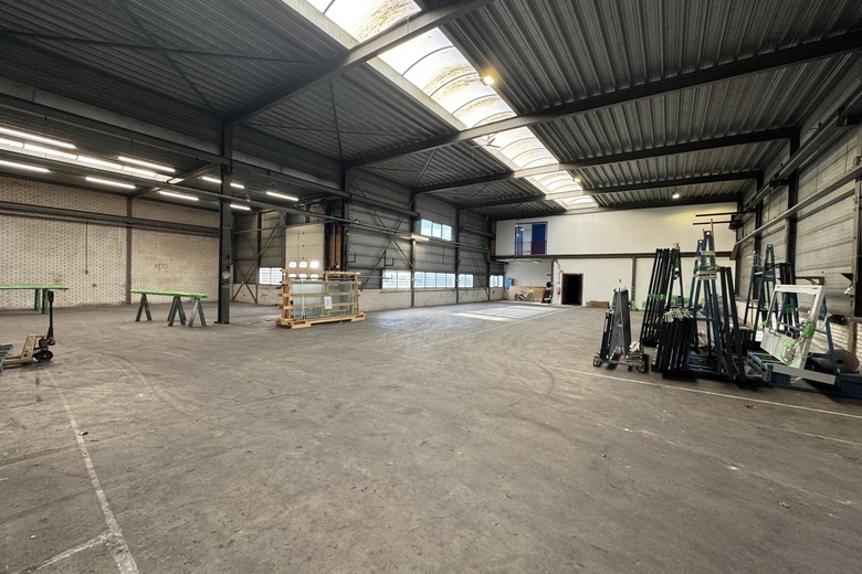 BedrijfsruimteaanSluispolderweg 71<br/> inZaandam