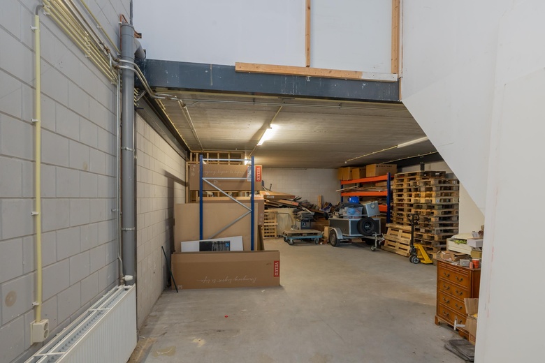 BedrijfsruimteaanAchthovenerweg 17 H<br/> inLeiderdorp