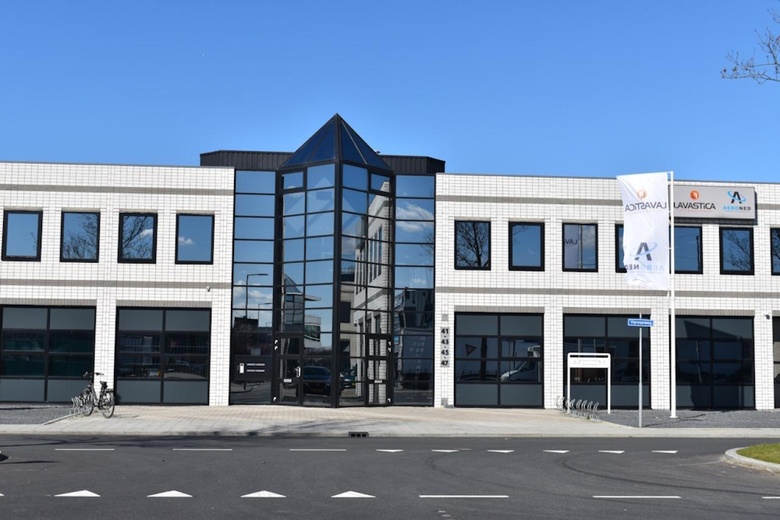 Bekijk foto 1 van Vareseweg 45