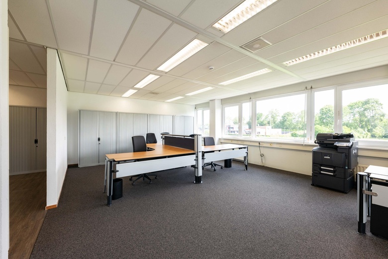 KantoorruimteaanCurieweg 7<br/> inSpijkenisse KantoorruimteaanCurieweg 7<br/> inSpijkenisse