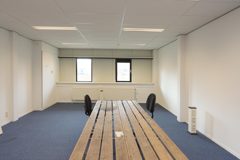 BedrijfsruimteaanOplagestraat 4<br/> inAlmere BedrijfsruimteaanOplagestraat 4<br/> inAlmere