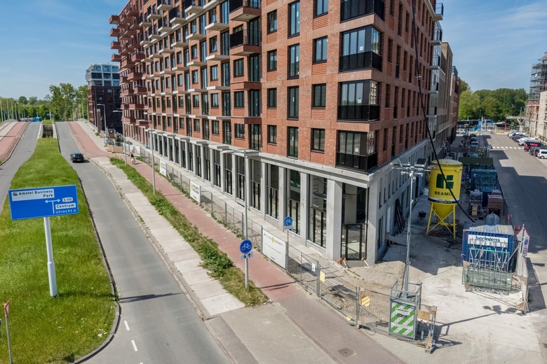 Bekijk foto 1 van Amstelstroomlaan 20 Bekijk foto 1 van Amstelstroomlaan 20