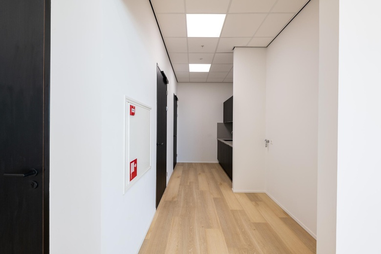 BedrijfsruimteaanVoltaweg 41<br/> inHellevoetsluis BedrijfsruimteaanVoltaweg 41<br/> inHellevoetsluis