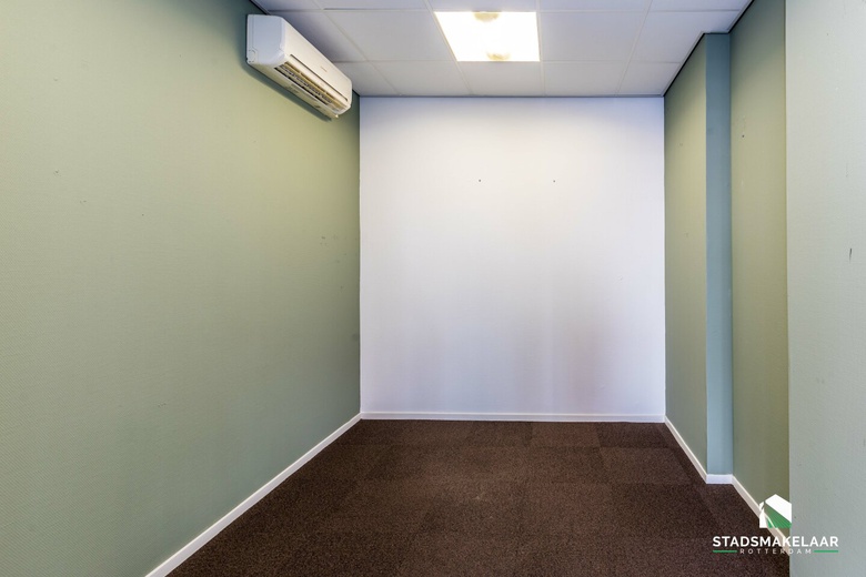 WinkelruimteaanBurgemeester Baumannlaan 140<br/> inRotterdam