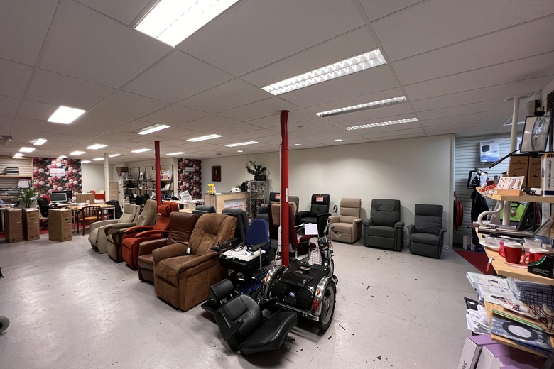 WinkelruimteaanStationsstraat 74<br/> inErmelo WinkelruimteaanStationsstraat 74<br/> inErmelo